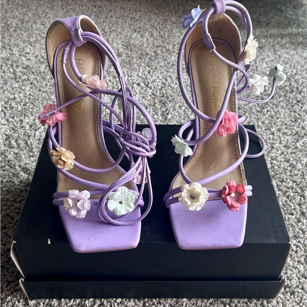 💜Fashion Nova Lavender Floral Lace-Up Heels - Picture 1 of 2